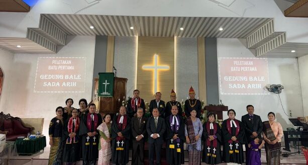 Pj Bupati Dairi Hadiri Pesta Perak GKPPD Dimulainya Pembangunan Gedung Bale Sada Arih