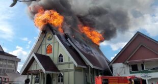 Gereja dan SMP Kristen Hangus Terbakar di Palangkaraya, Asal Api Belum Diketahui